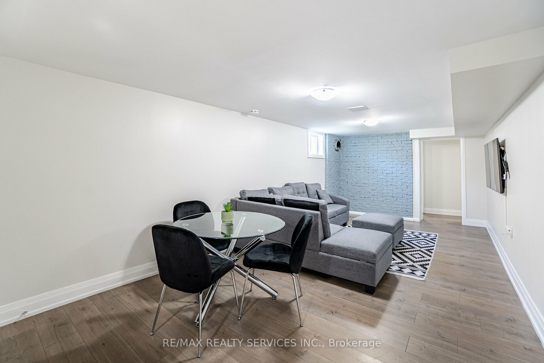 89 Darlingside Dr