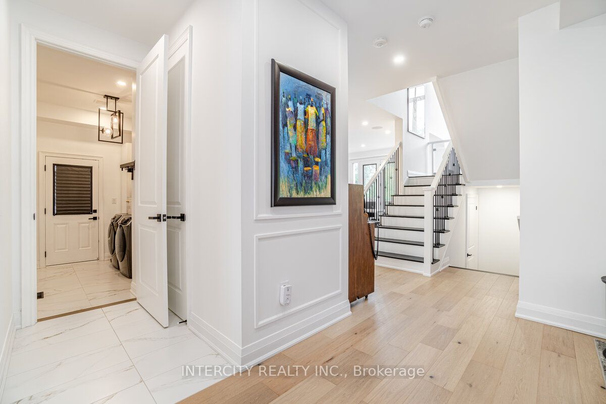 1035 Kingpeak Cres