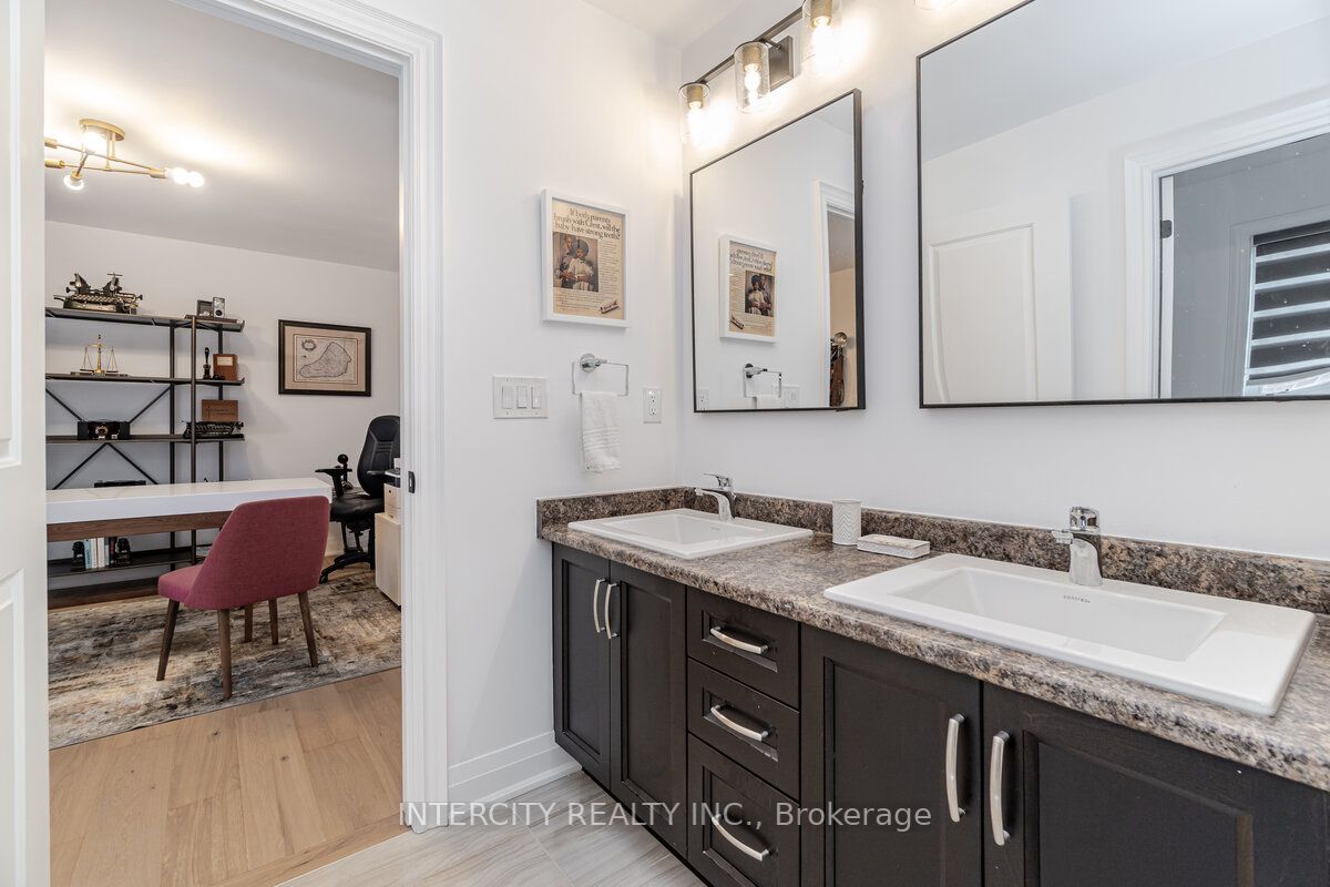 1035 Kingpeak Cres