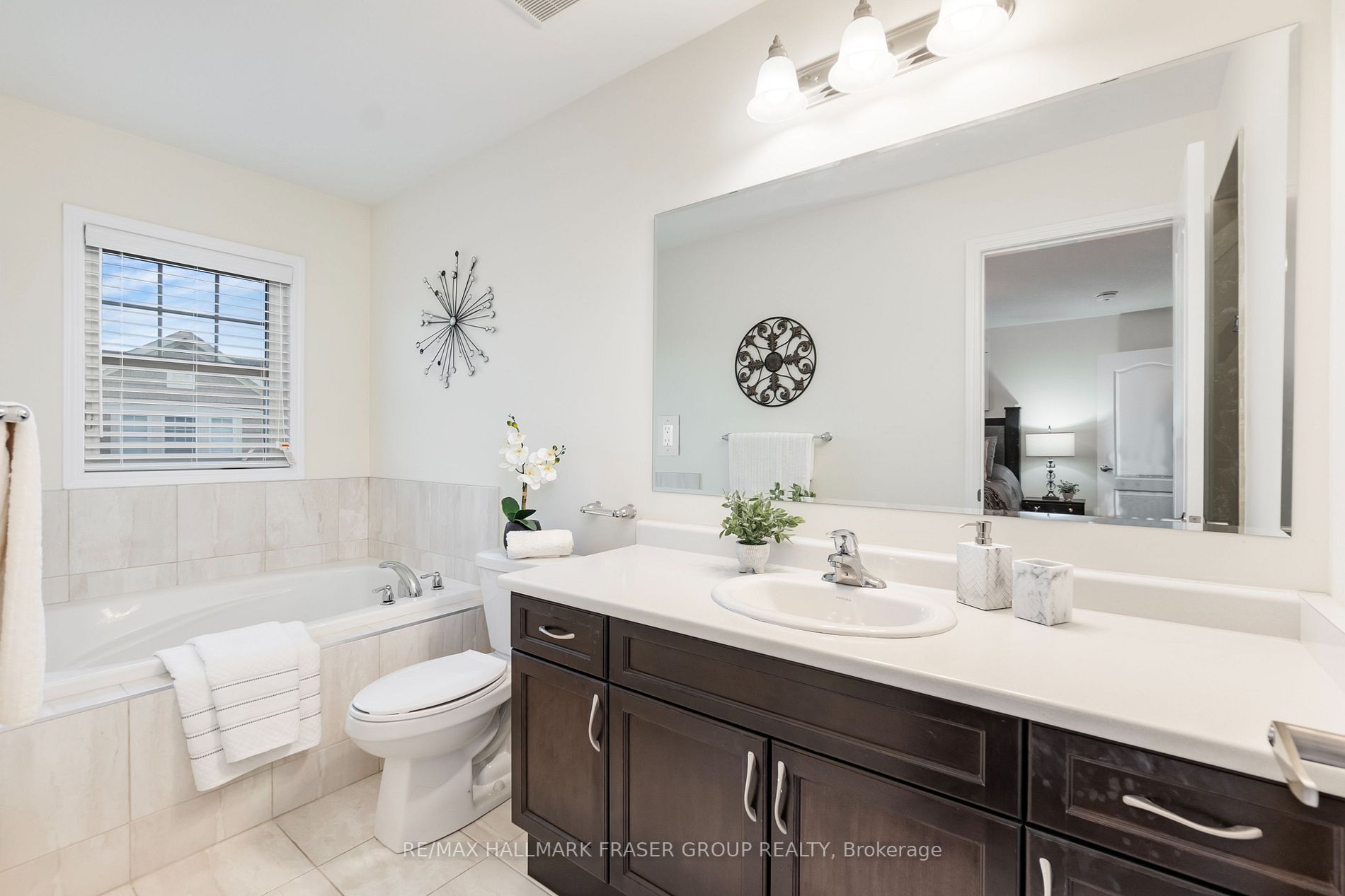 2452 Fall Harvest Cres