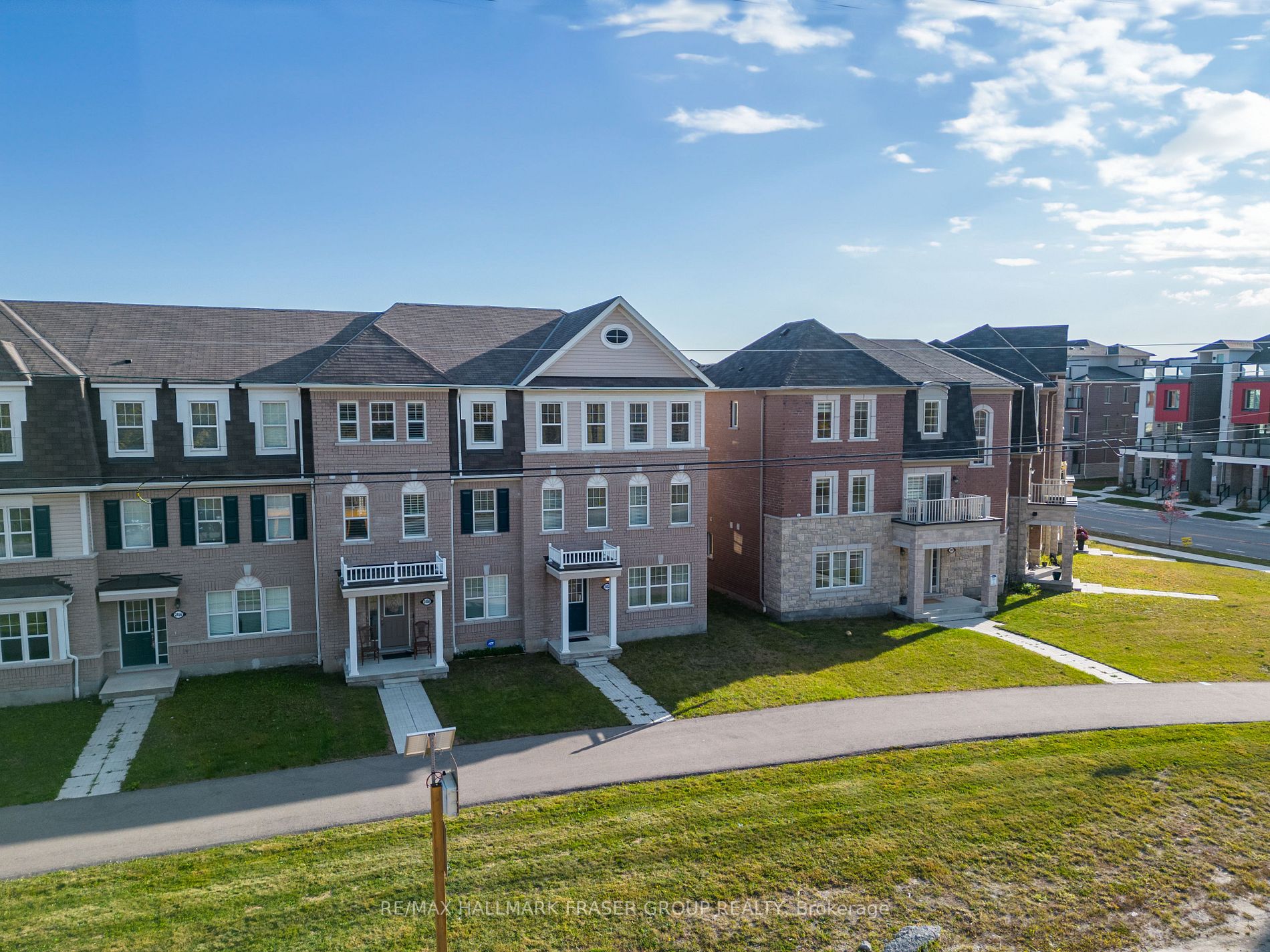 2452 Fall Harvest Cres