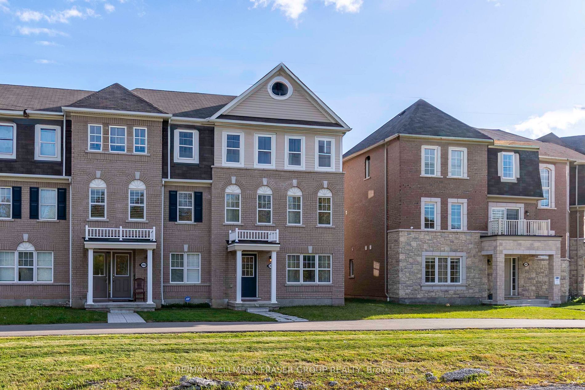 2452 Fall Harvest Cres