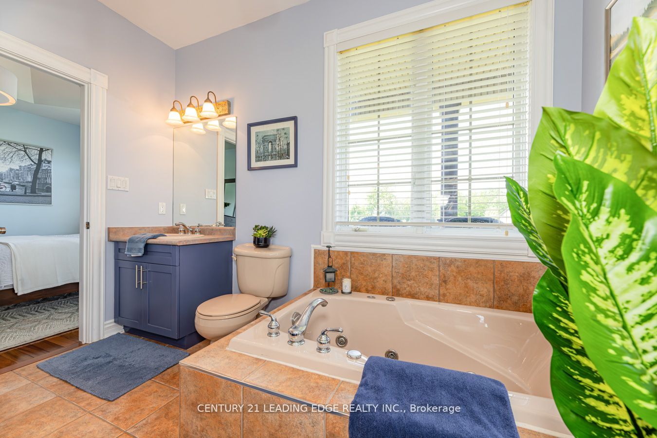 7 Clyde Crt