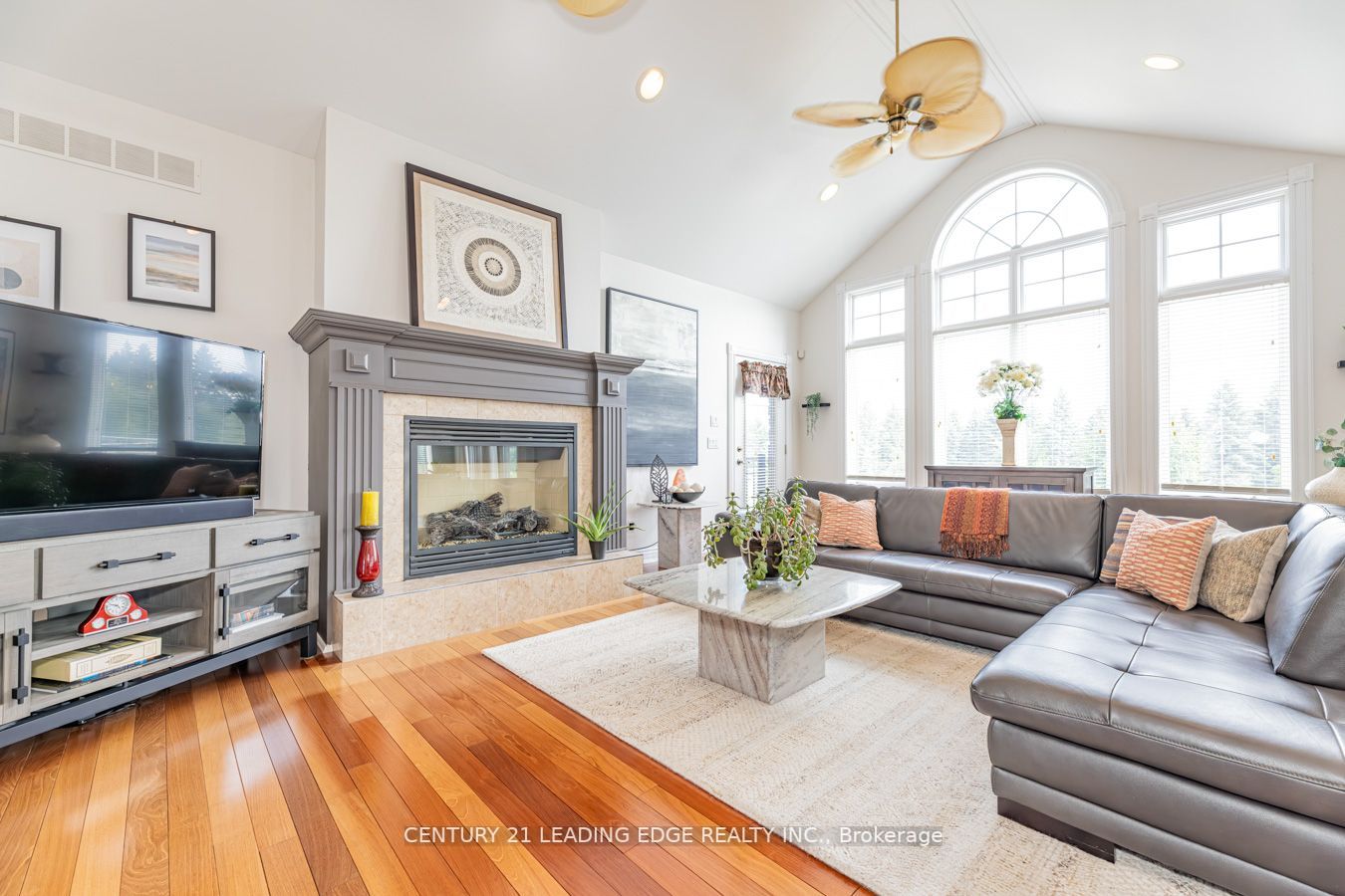 7 Clyde Crt