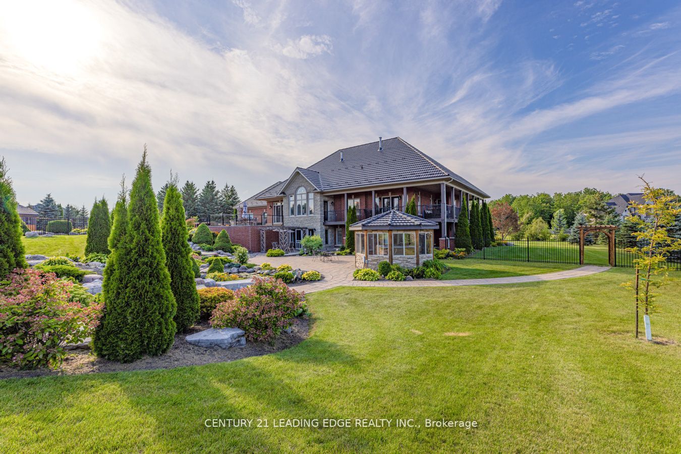 7 Clyde Crt