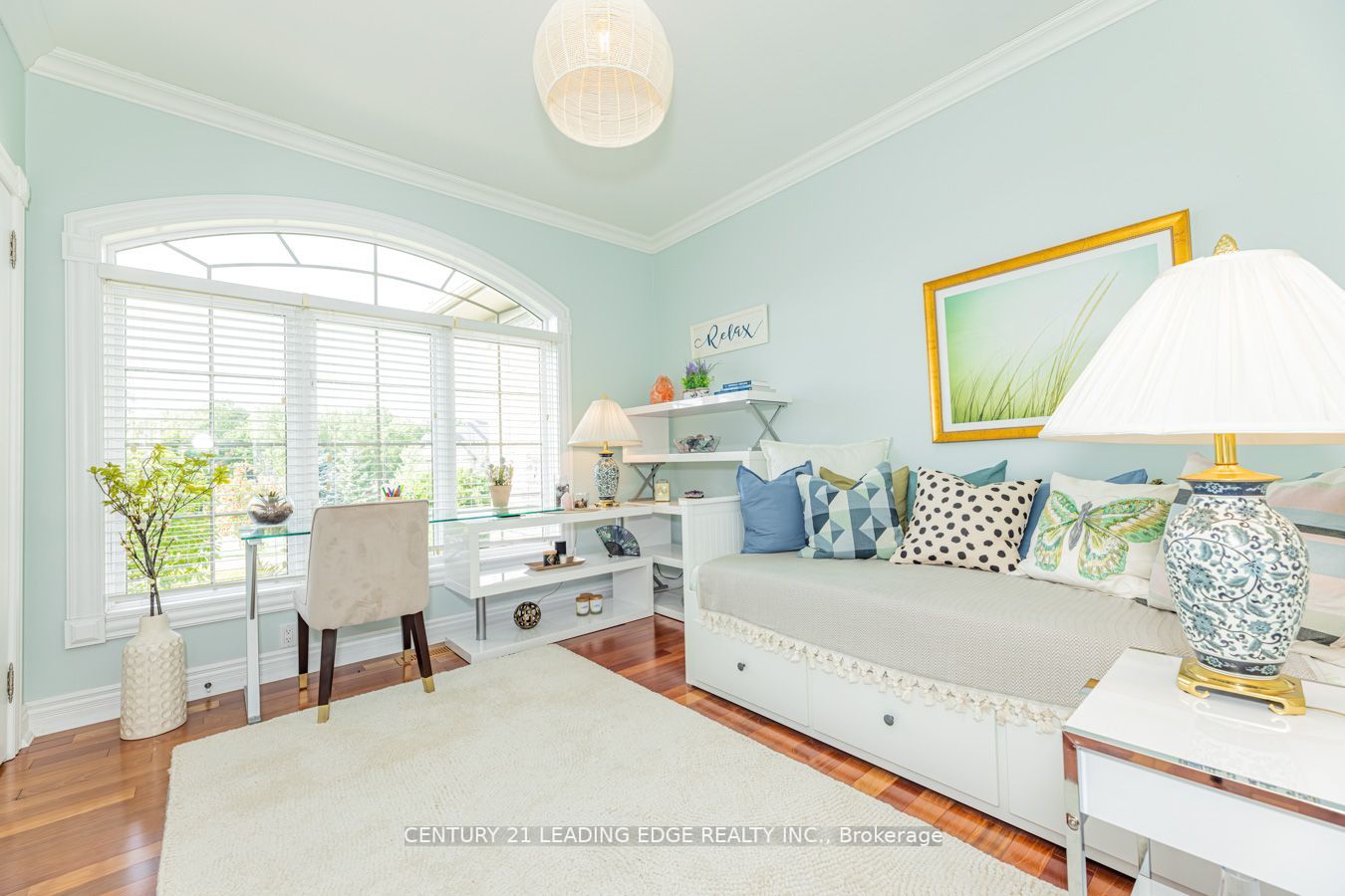7 Clyde Crt