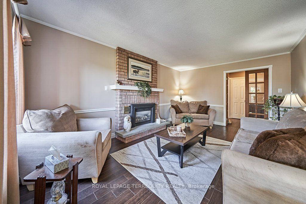 8 Erickson Dr