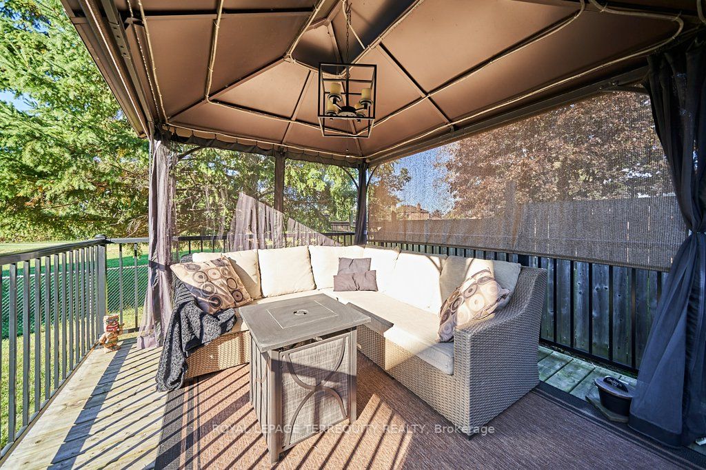 8 Erickson Dr