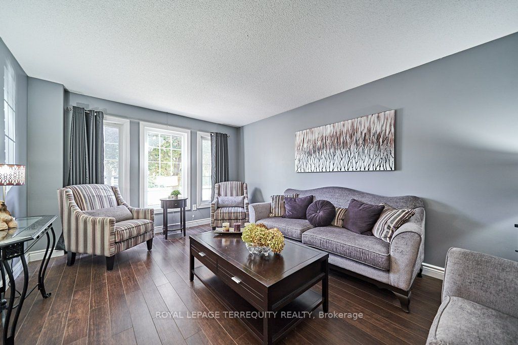 8 Erickson Dr