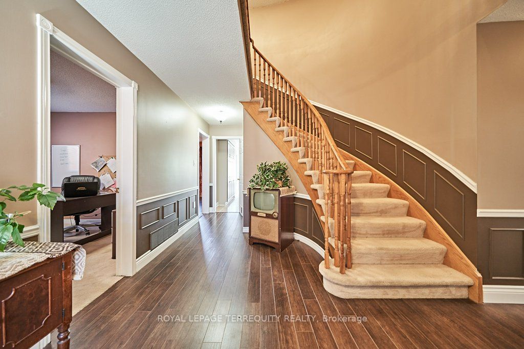 8 Erickson Dr