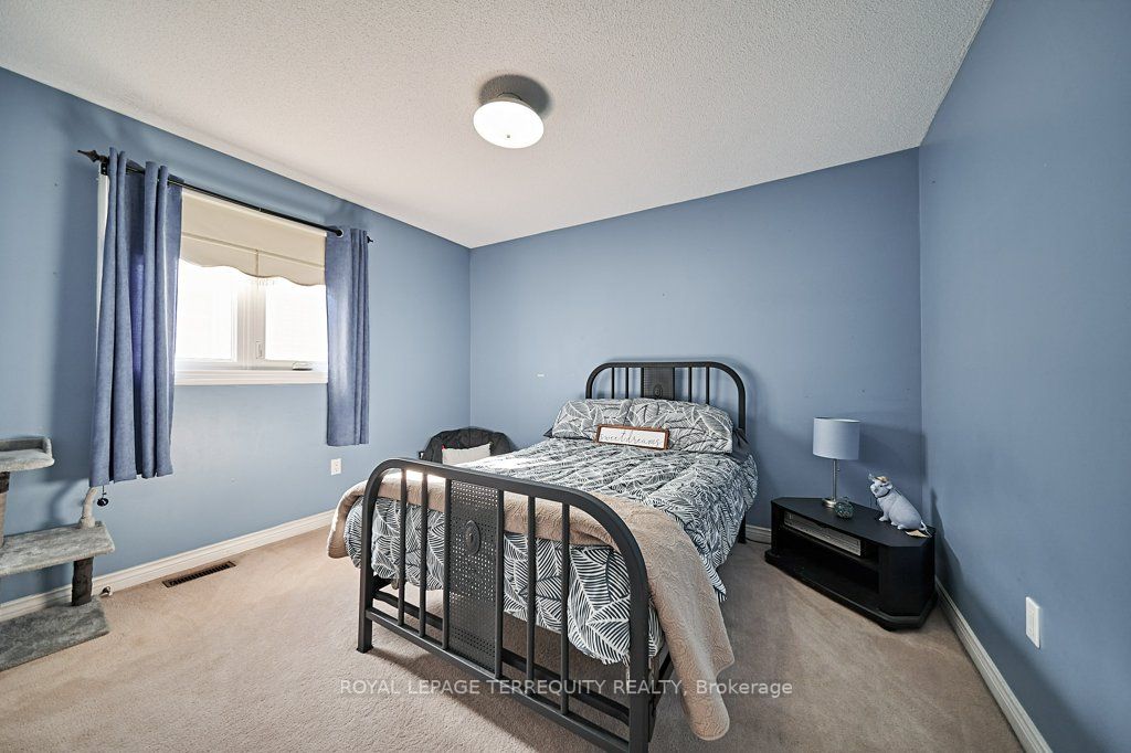 8 Erickson Dr