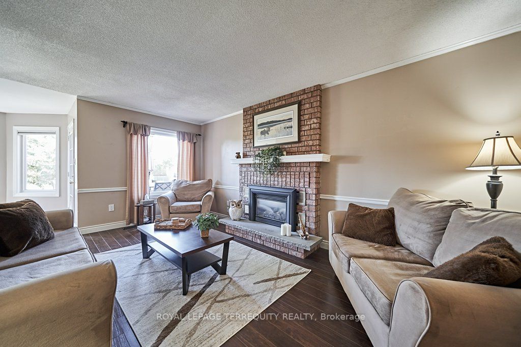 8 Erickson Dr