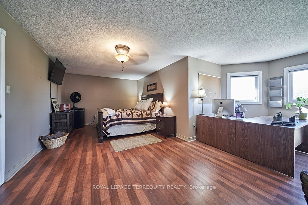 8 Erickson Dr