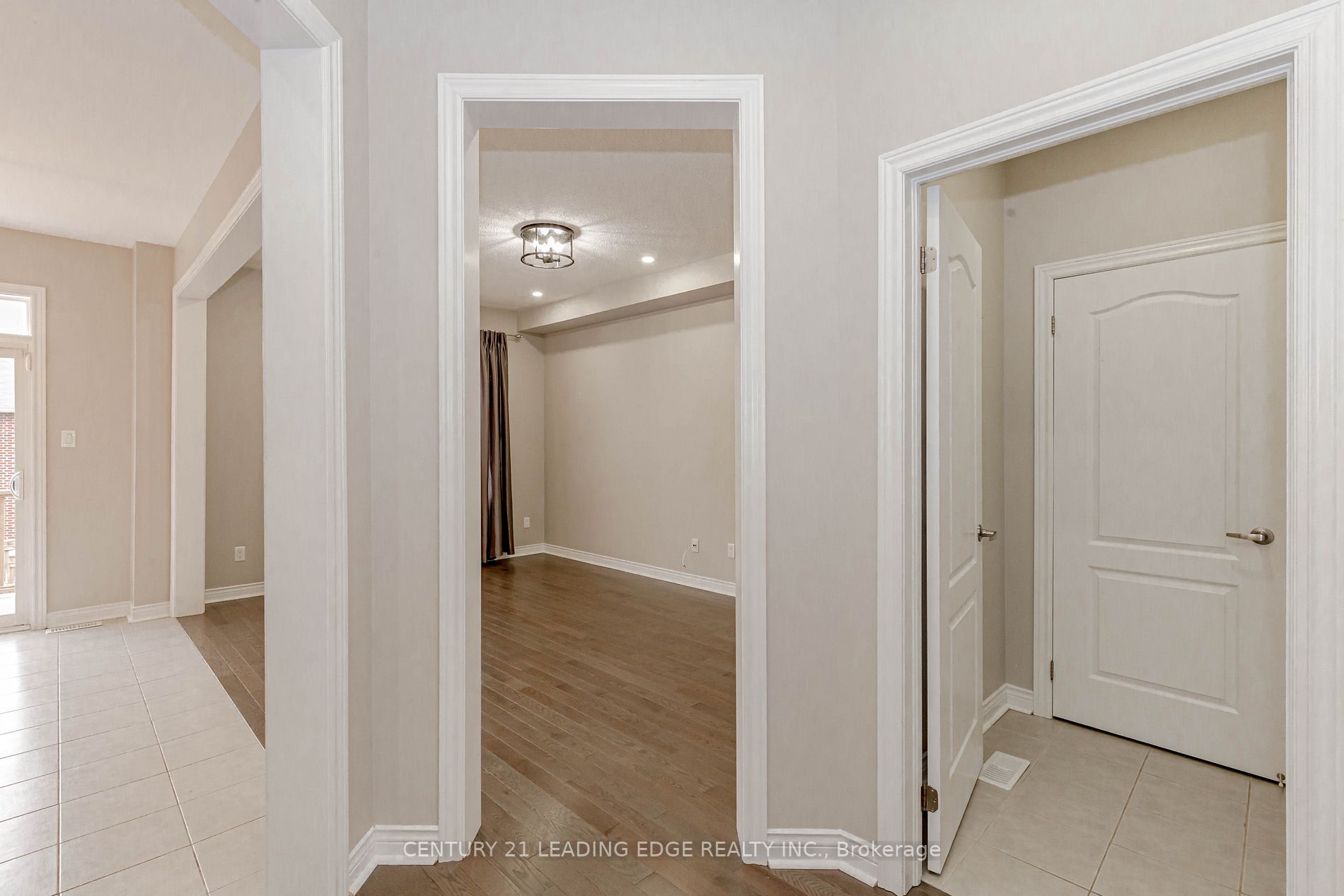 25 Keith-Wright Cres