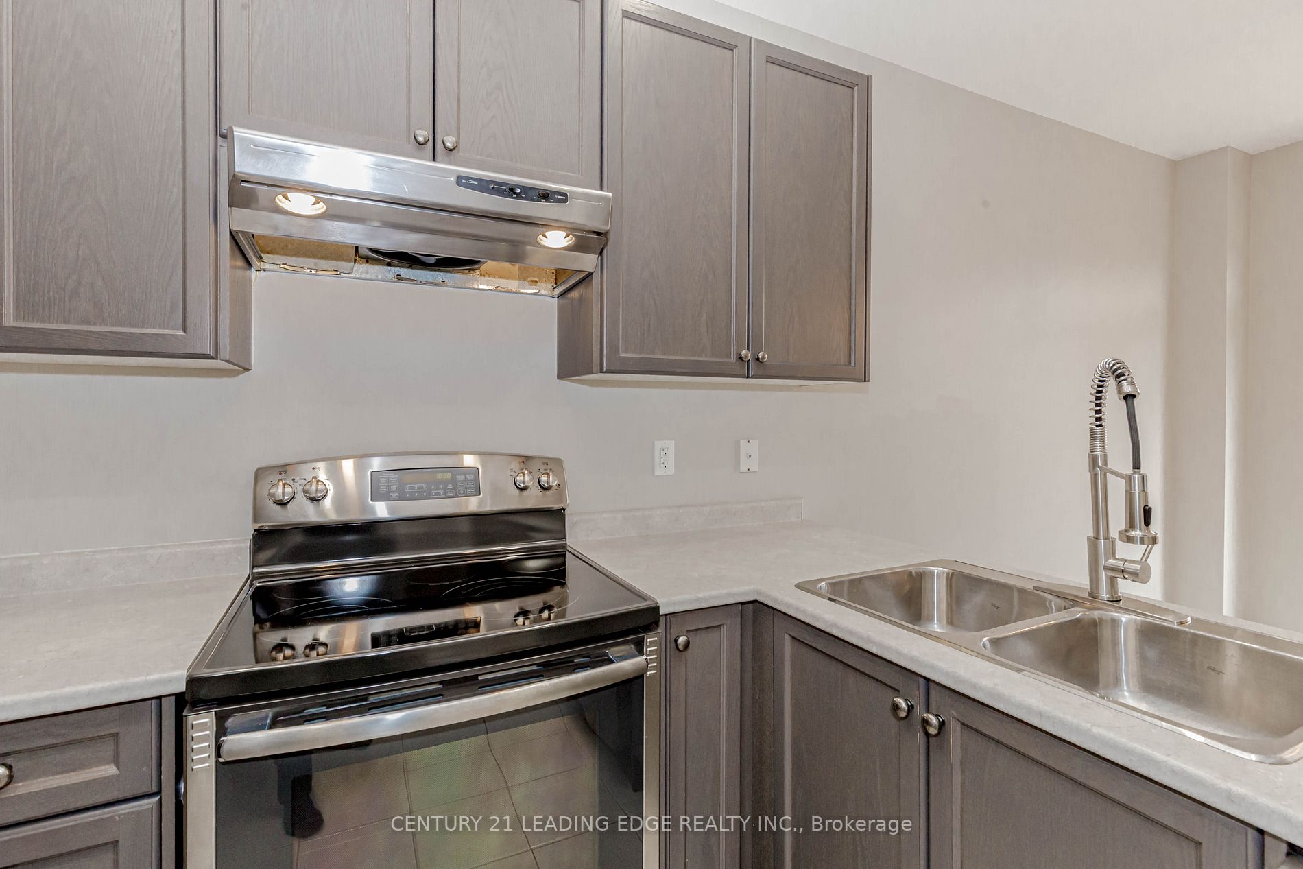 25 Keith-Wright Cres