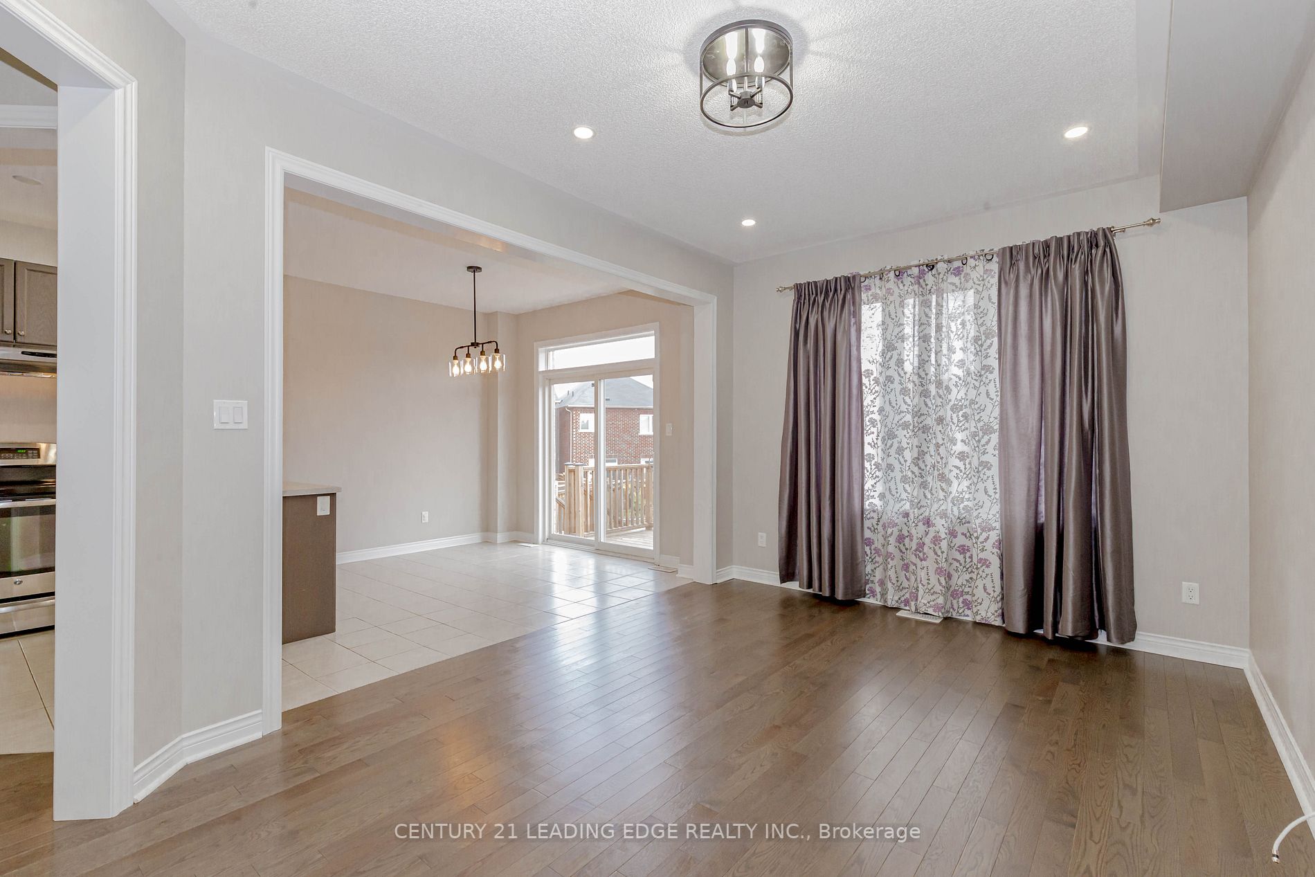 25 Keith-Wright Cres