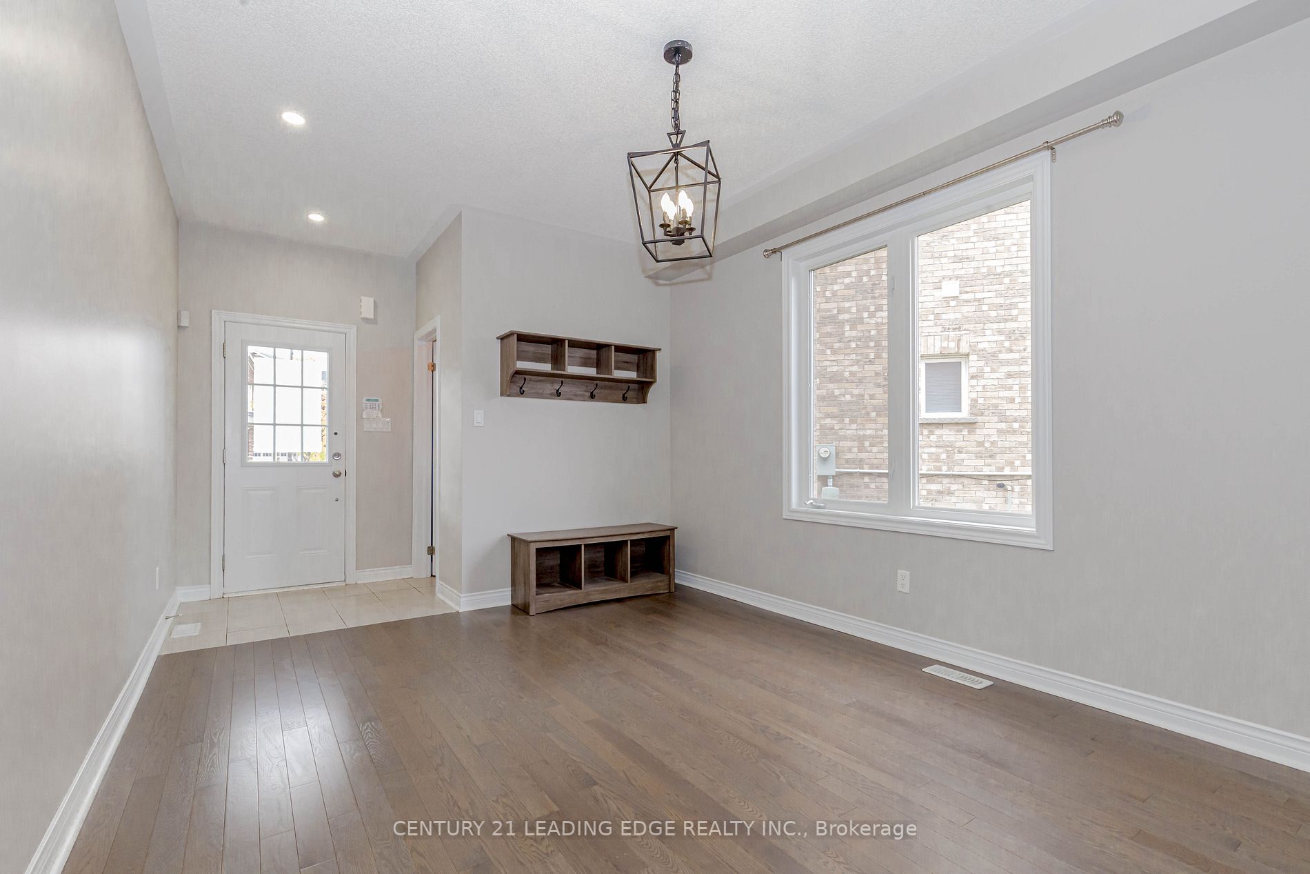 25 Keith-Wright Cres