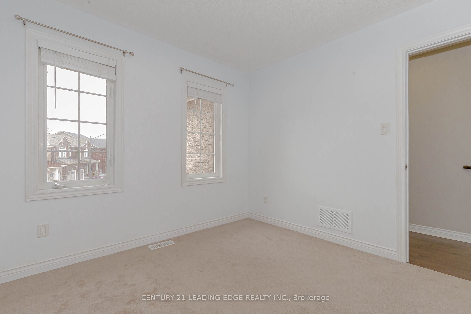 25 Keith-Wright Cres