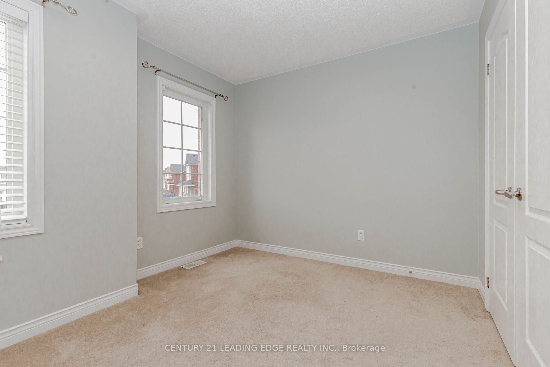 25 Keith-Wright Cres