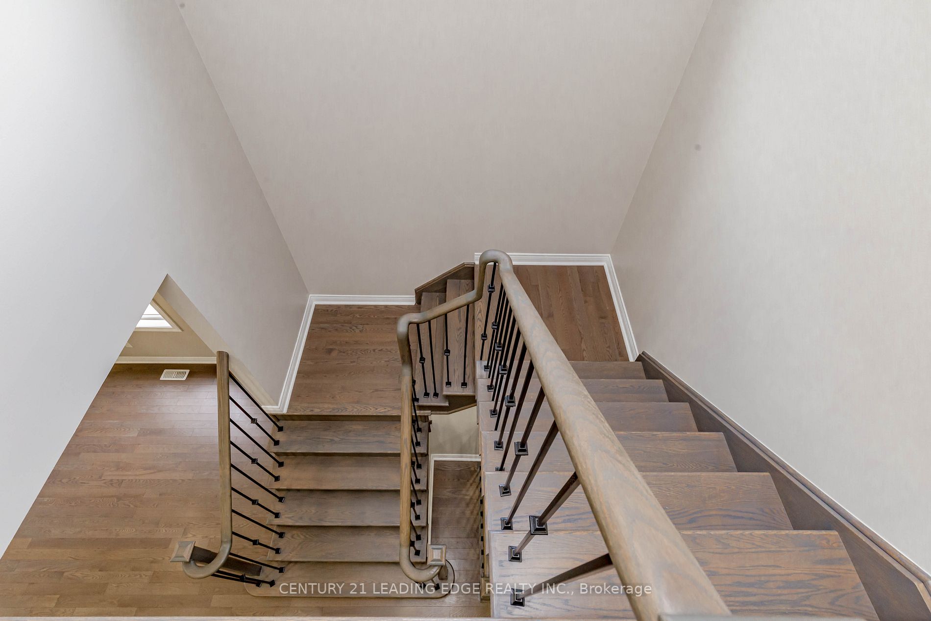 25 Keith-Wright Cres