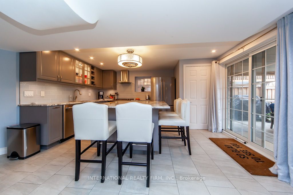 55 Barchard St