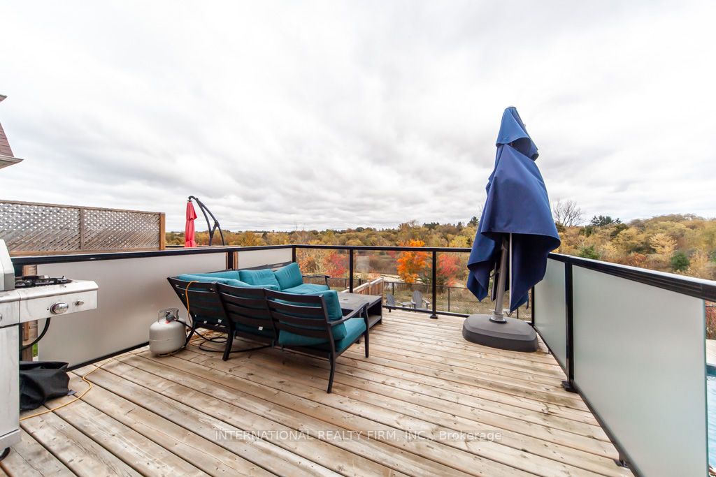 55 Barchard St