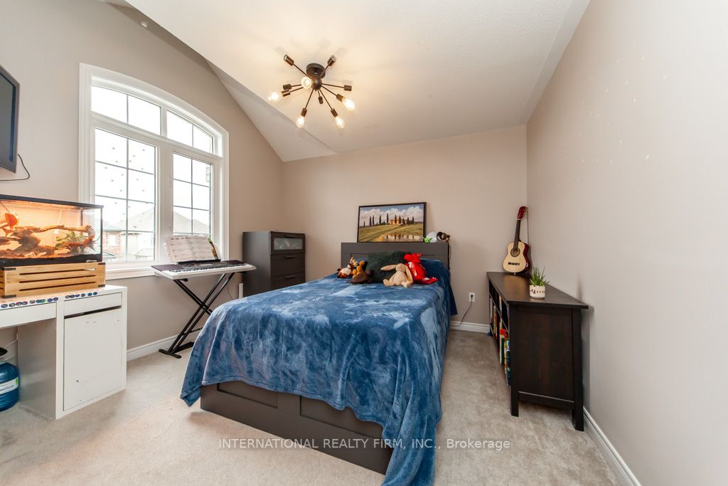 55 Barchard St