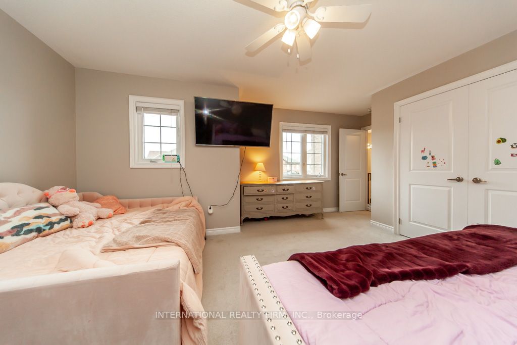 55 Barchard St