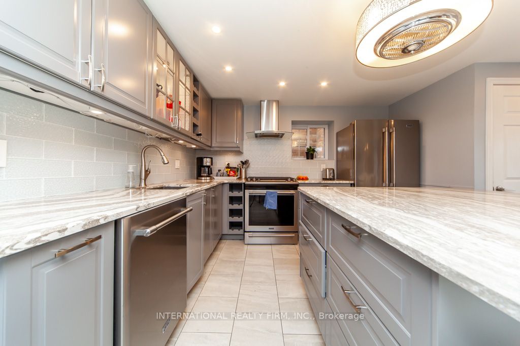 55 Barchard St