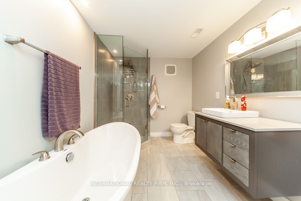55 Barchard St