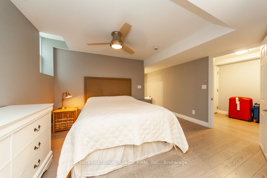 55 Barchard St
