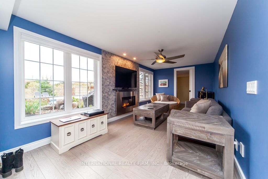 55 Barchard St