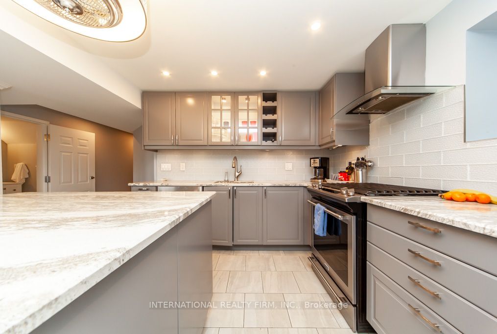 55 Barchard St