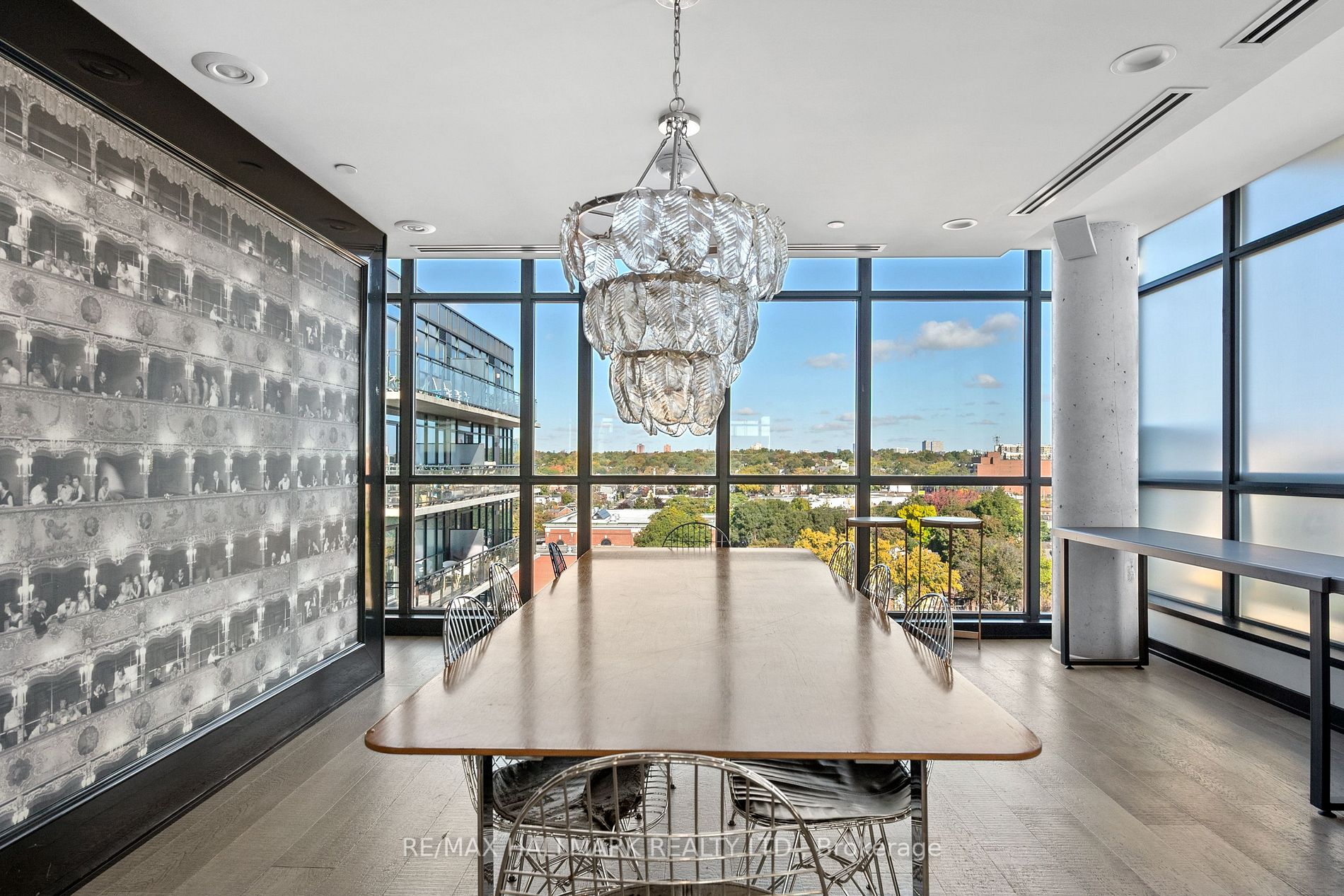 1190 Dundas St E, #906