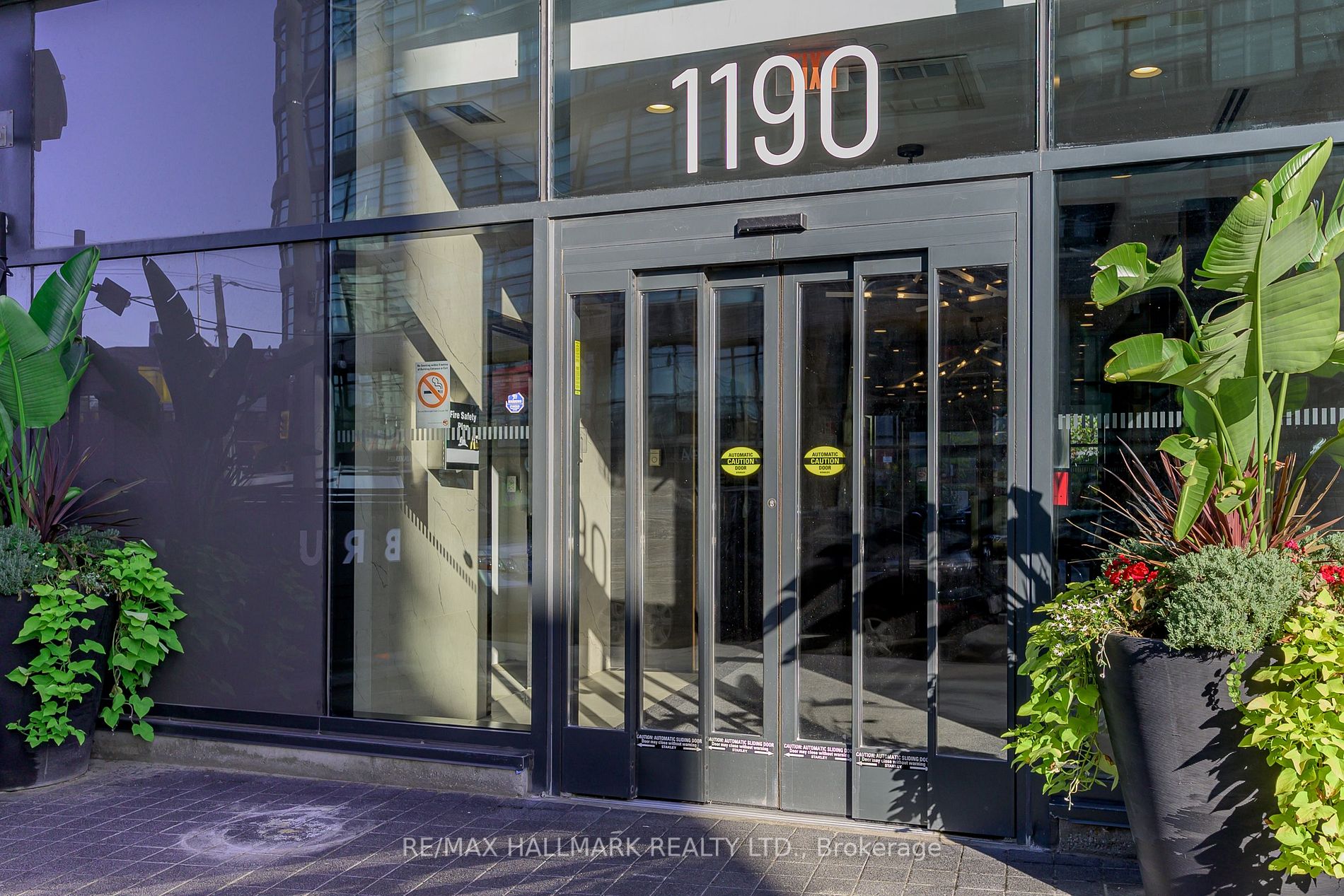 1190 Dundas St E, #906