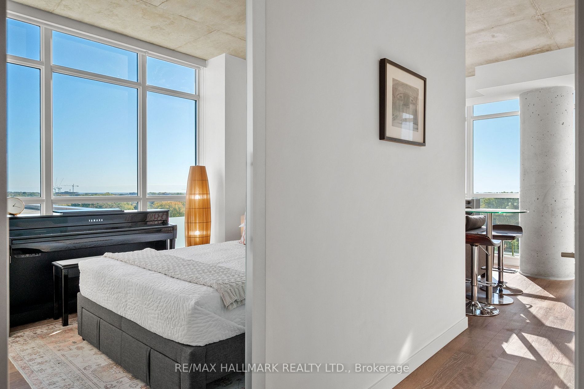 1190 Dundas St E, #906