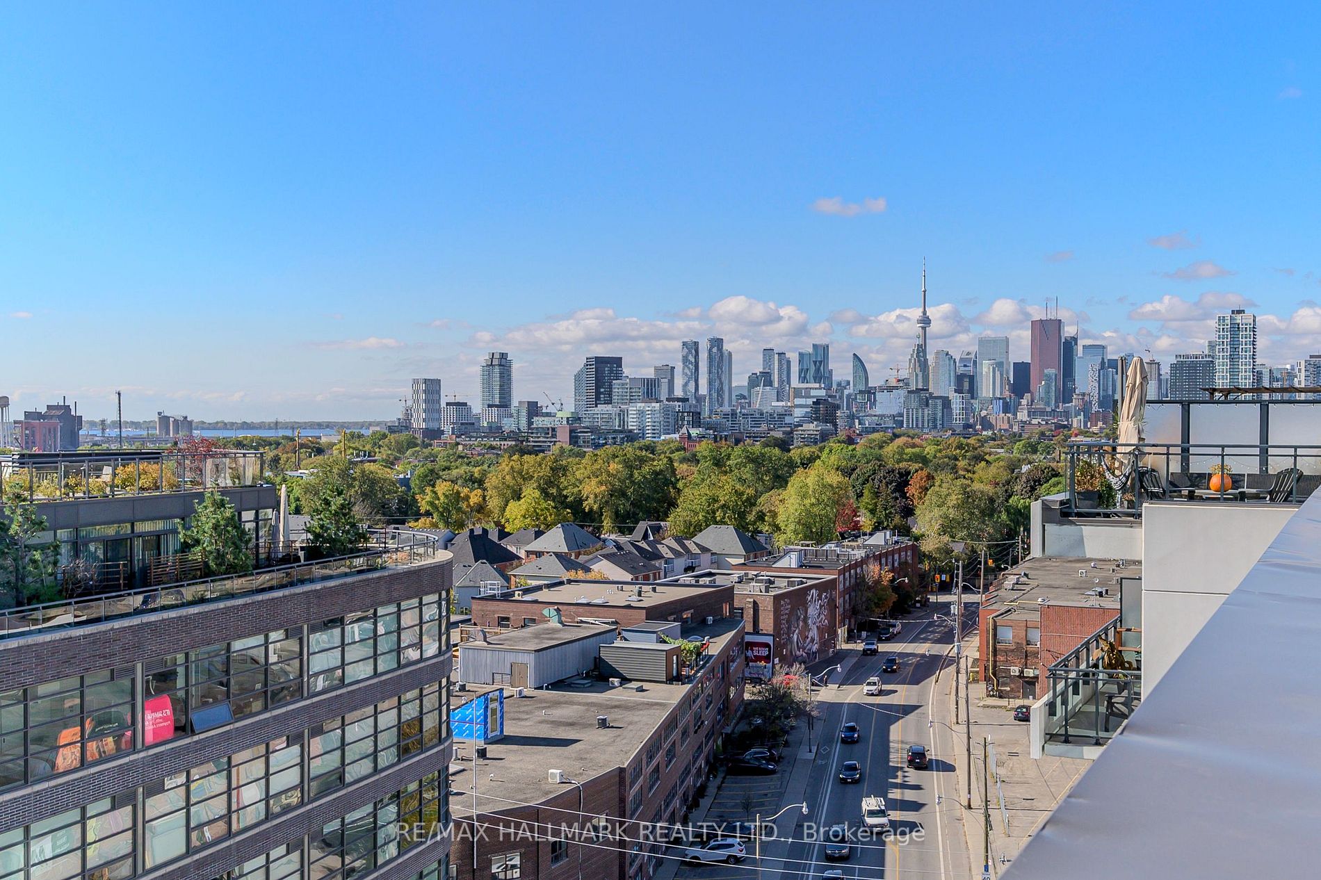 1190 Dundas St E, #906