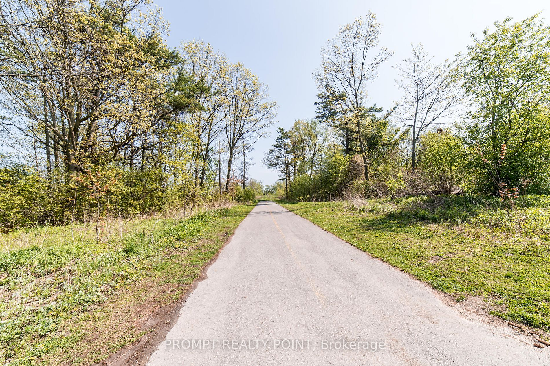 637 Breezy Dr