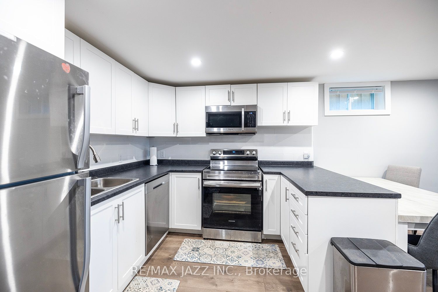 1348 Belair Cres
