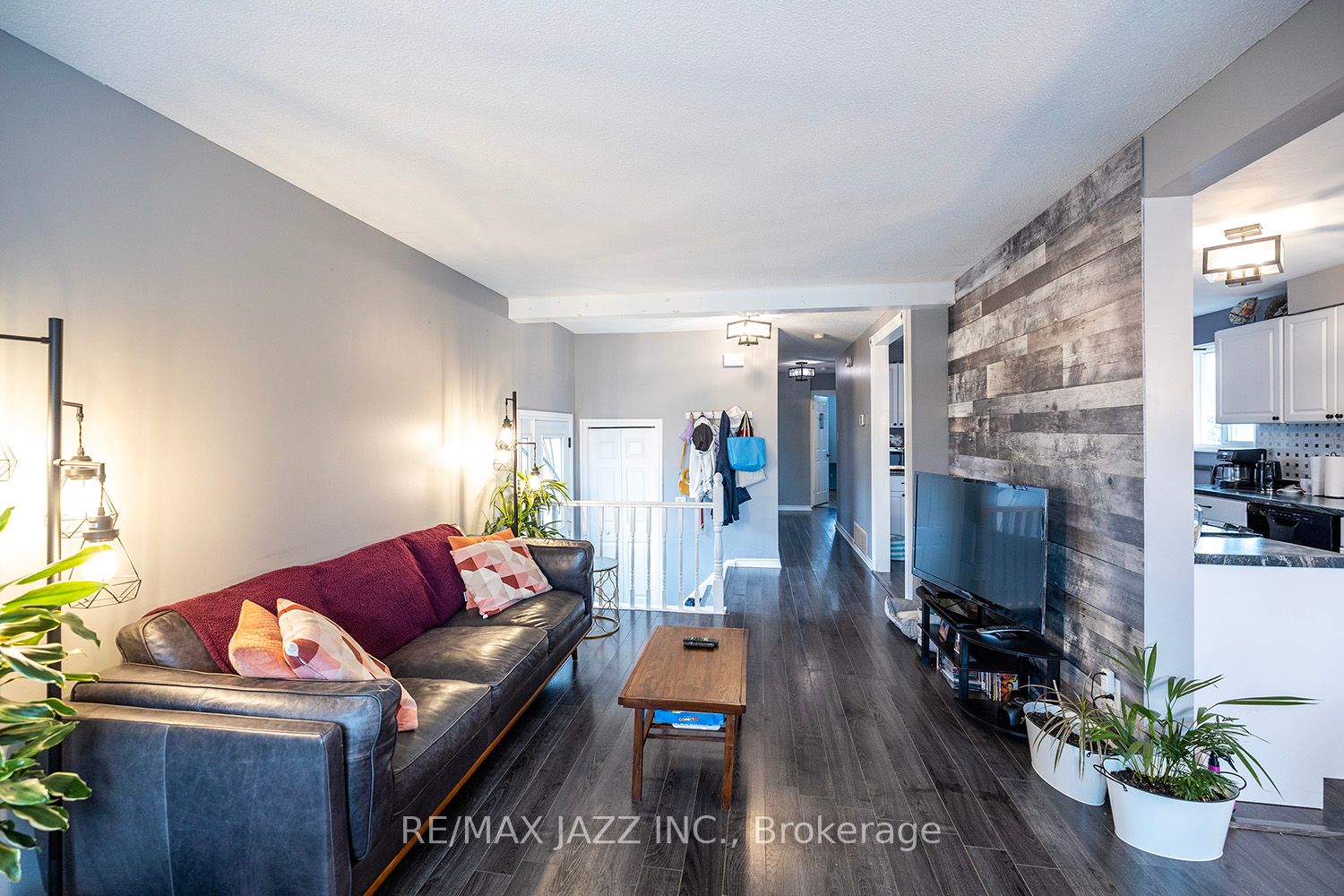 1348 Belair Cres