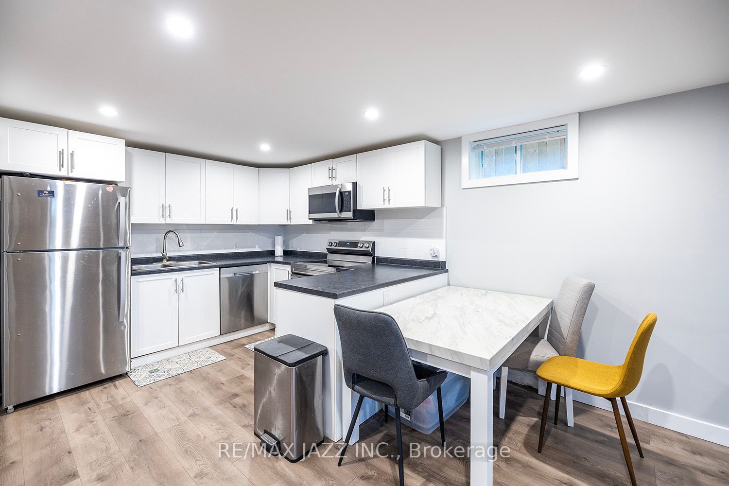 1348 Belair Cres