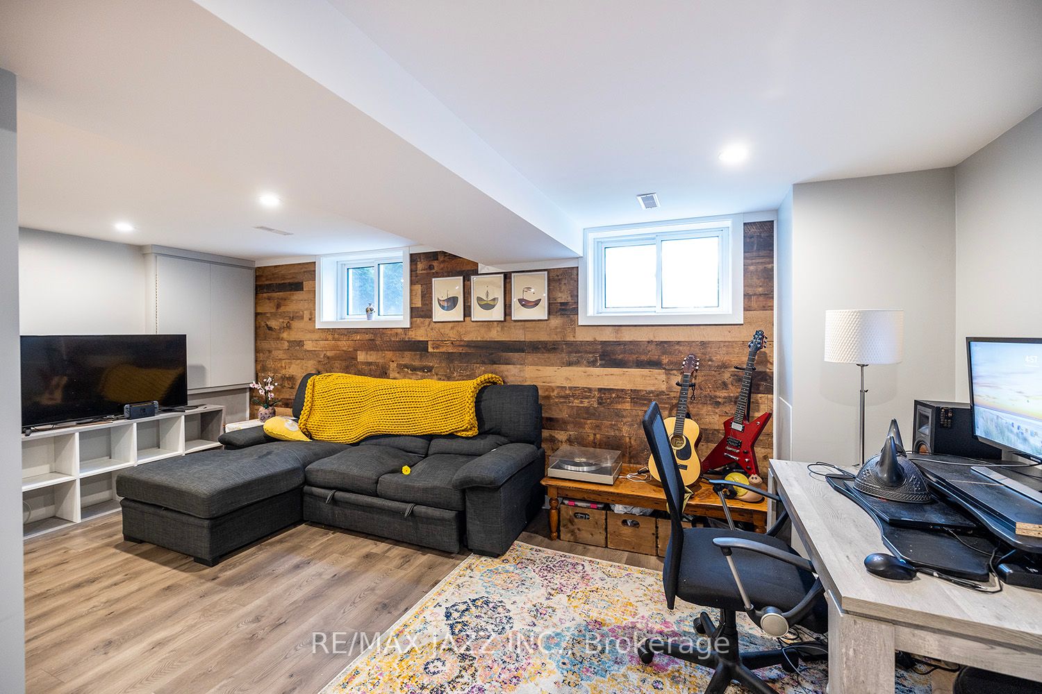 1348 Belair Cres