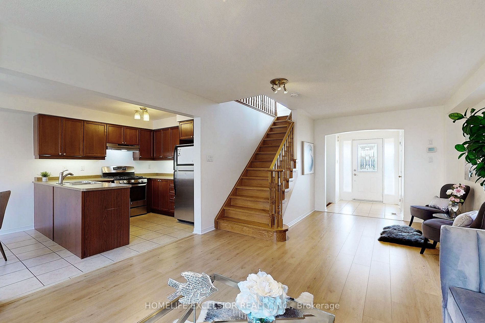 12 Styles Cres