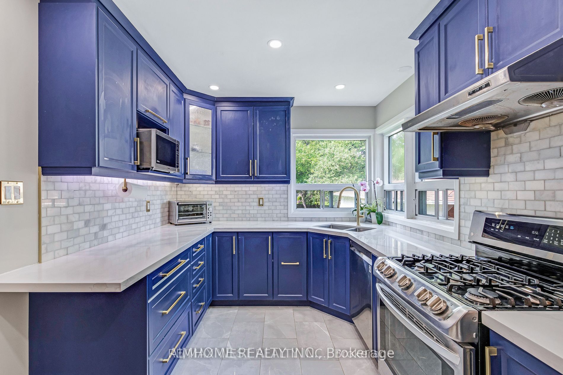 38 Heather Rd, #Main Fl