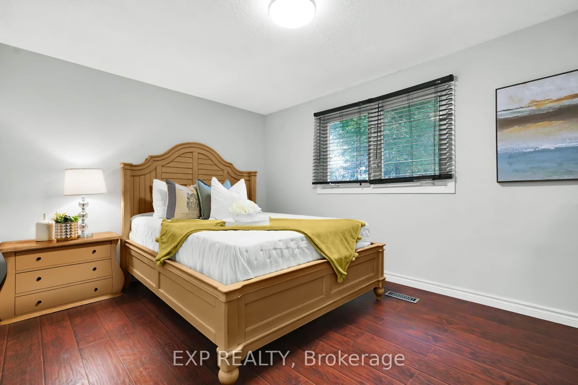 24 Grassmere Crt S