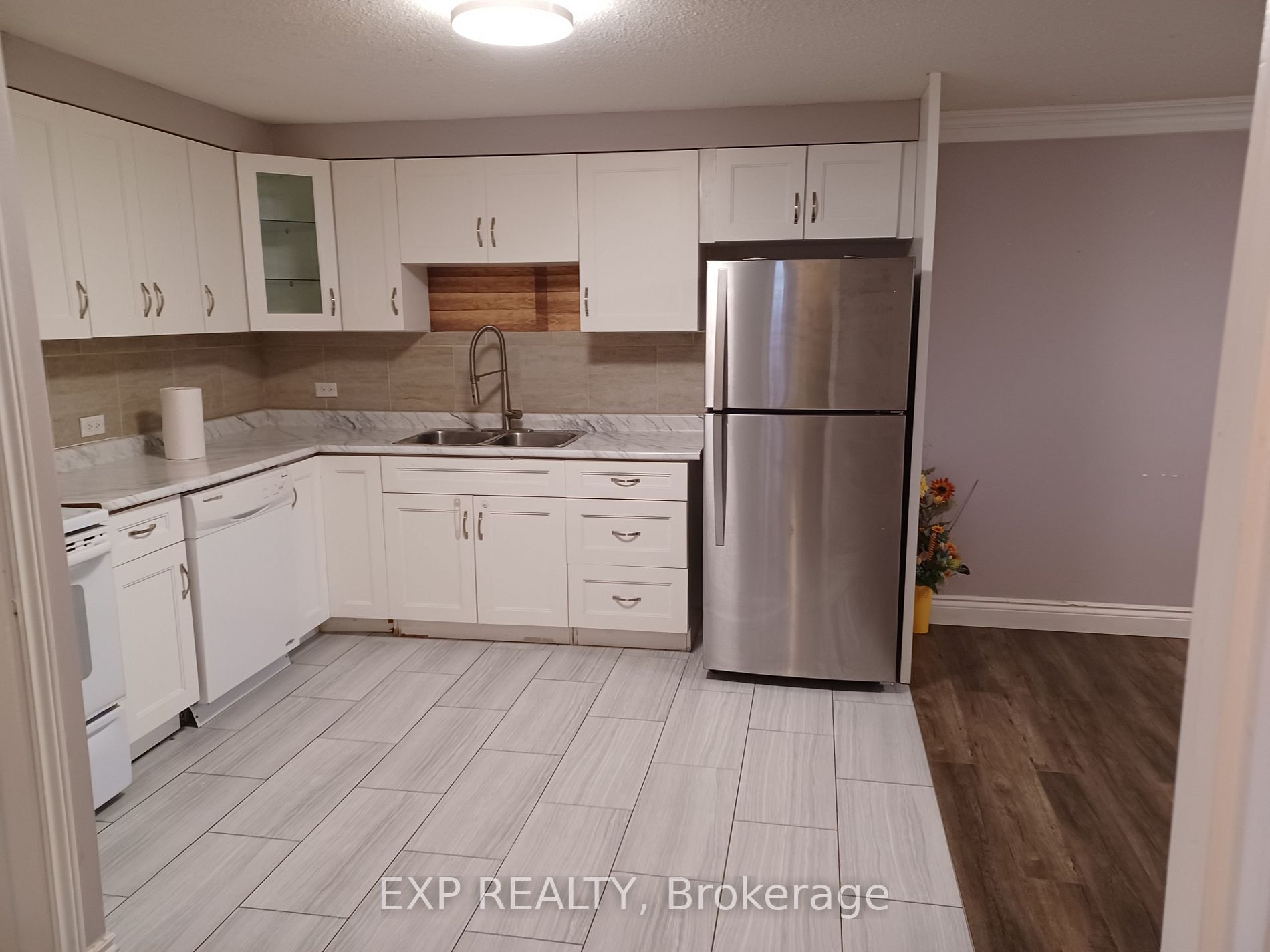 24 Grassmere Crt S