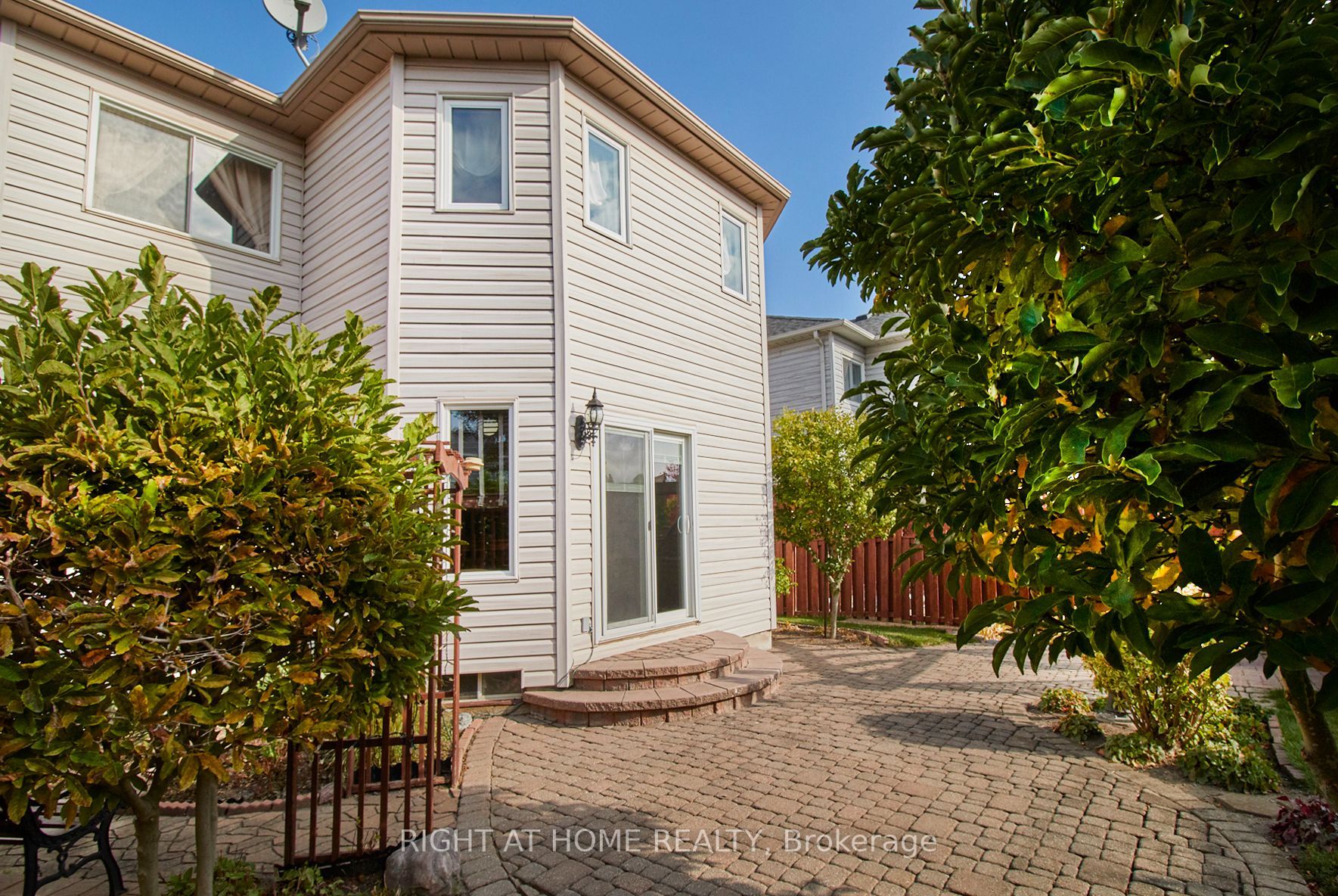 17 Bonathon Cres