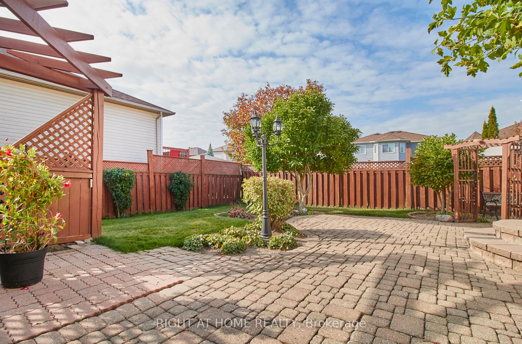 17 Bonathon Cres