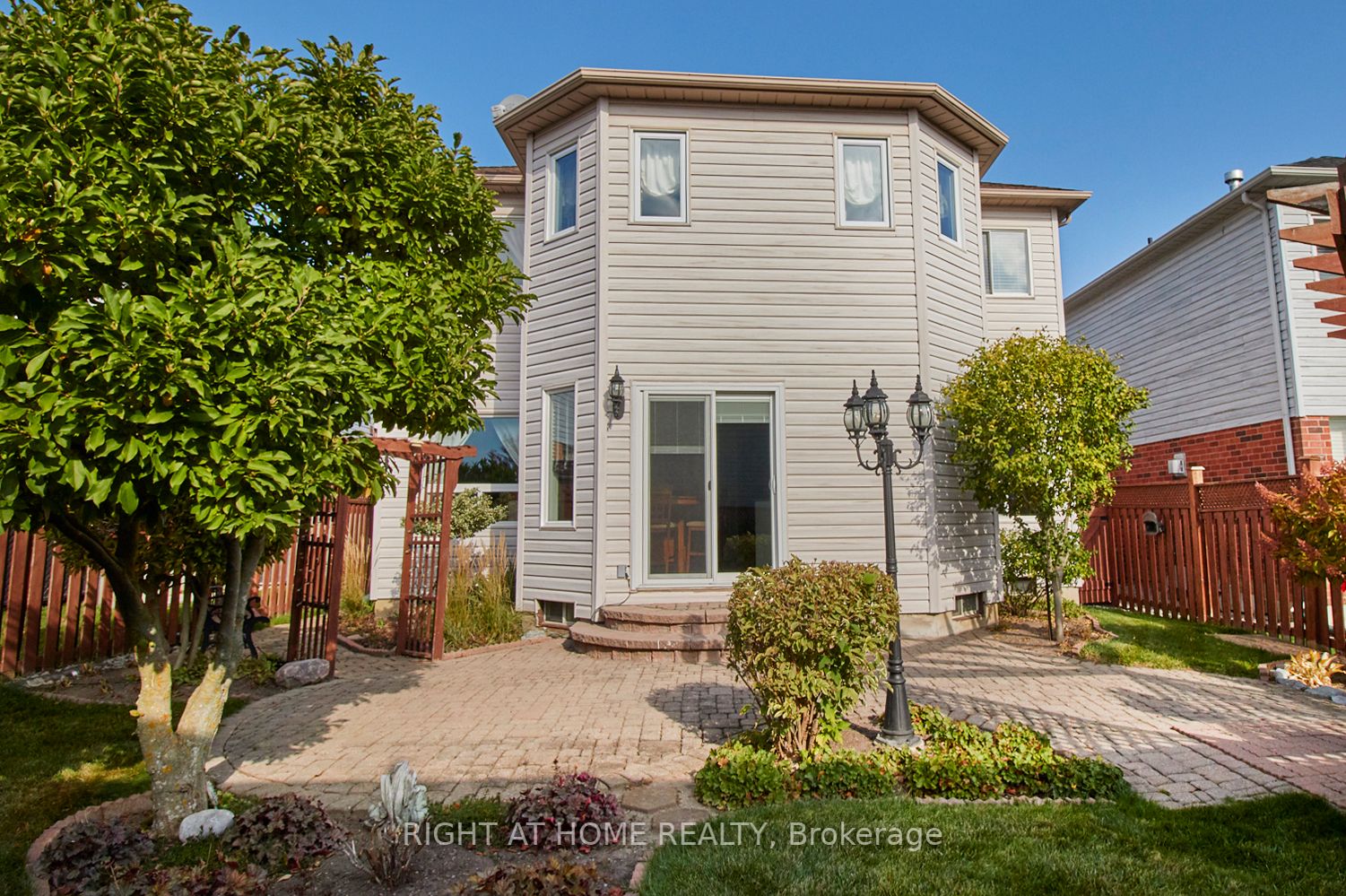 17 Bonathon Cres