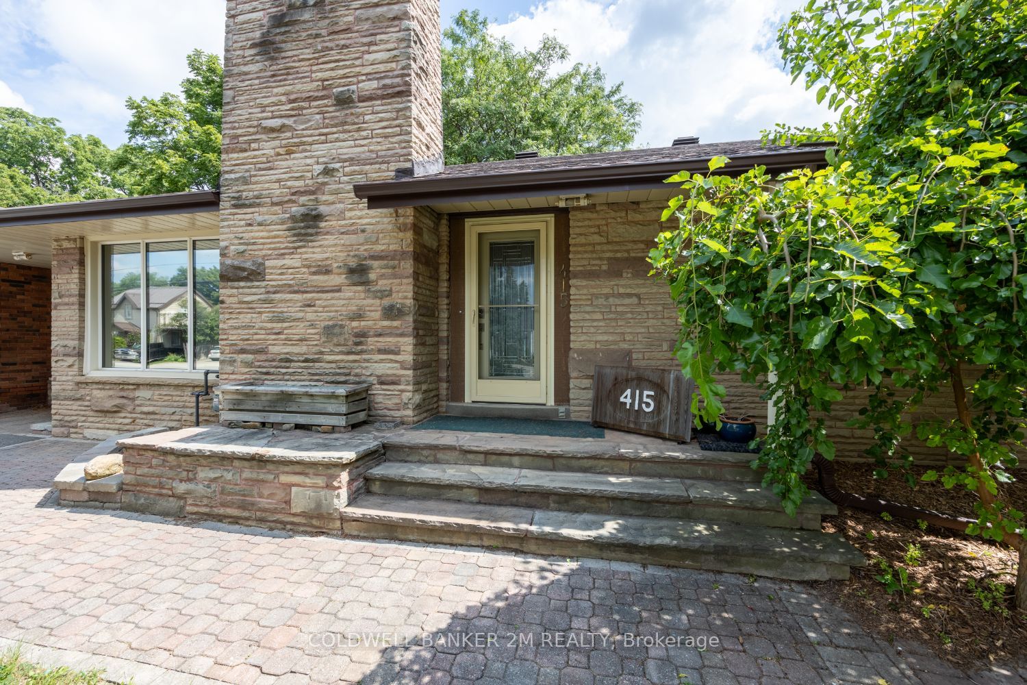 415 Henry St